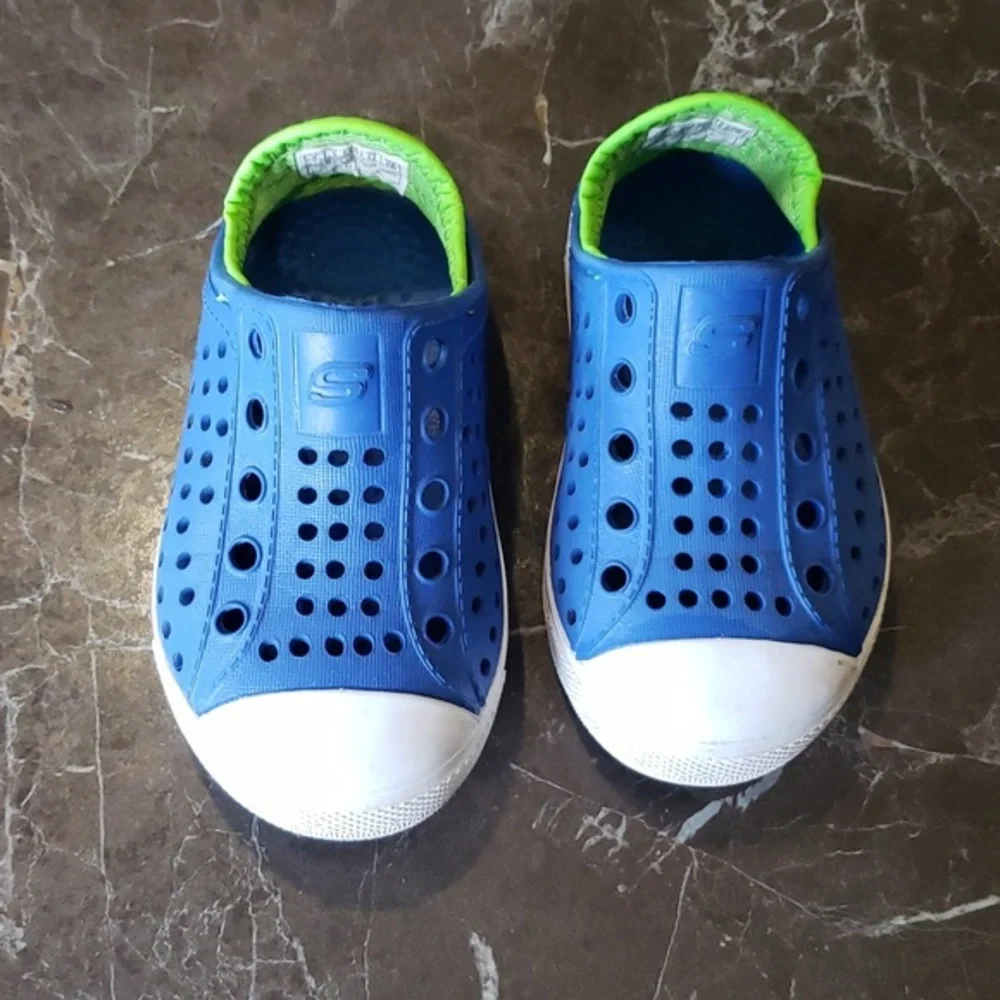 Skechers slip on water‎ shoes kids size 6